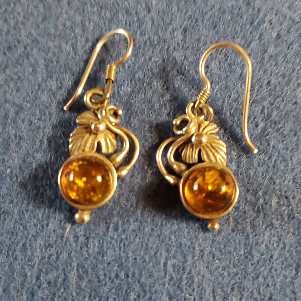 Elegant Gold Floral Earrings